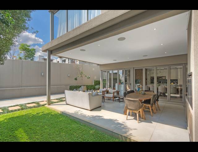4 BEDROOM CLUSTER FOR SALE IN SUNSET ACRES